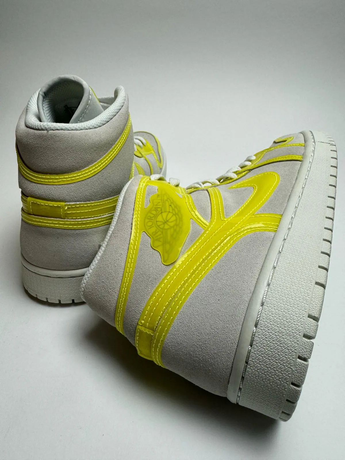 Jordan 1 Mid "Opti Yellow"