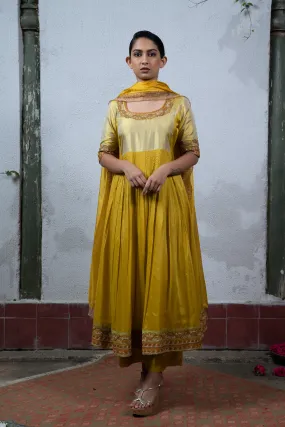 Mysore: Yellow Salwar
