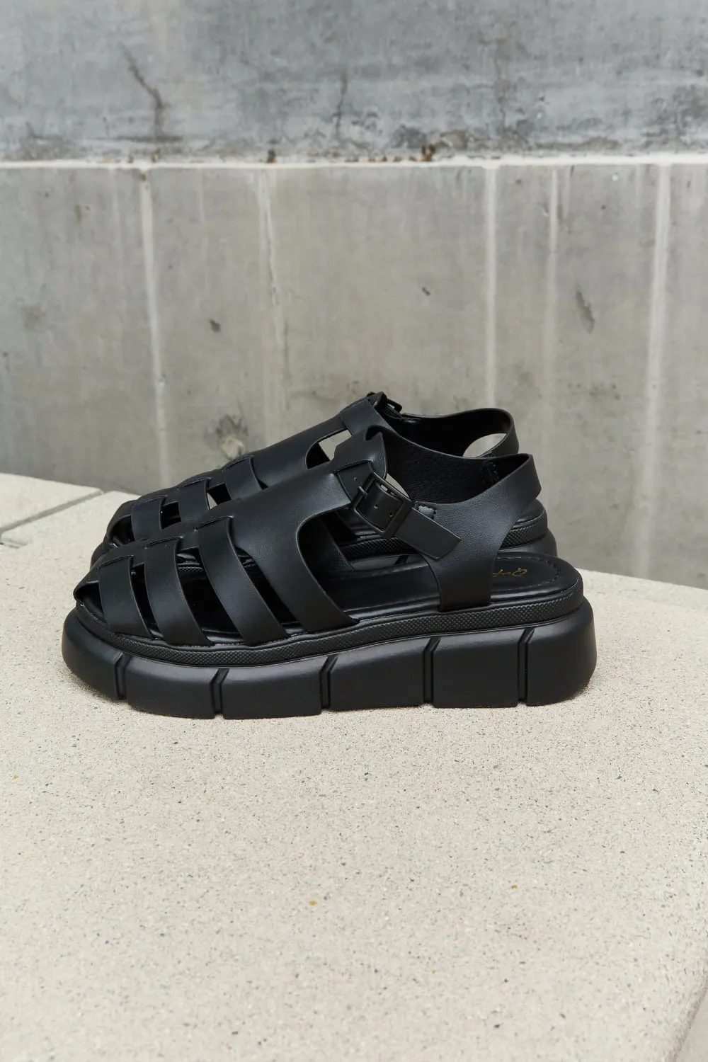 The Kristi Platform Shoe (DS)